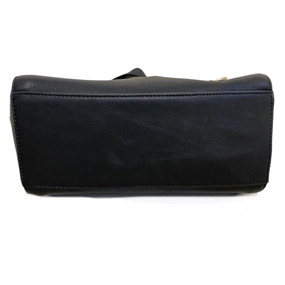 Forever 21 Black Faux Leather Quilted Shoulder Bag - Picture 7 of 8